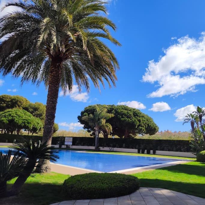 Luxurycambrils Resort&Spa Buitenkant foto