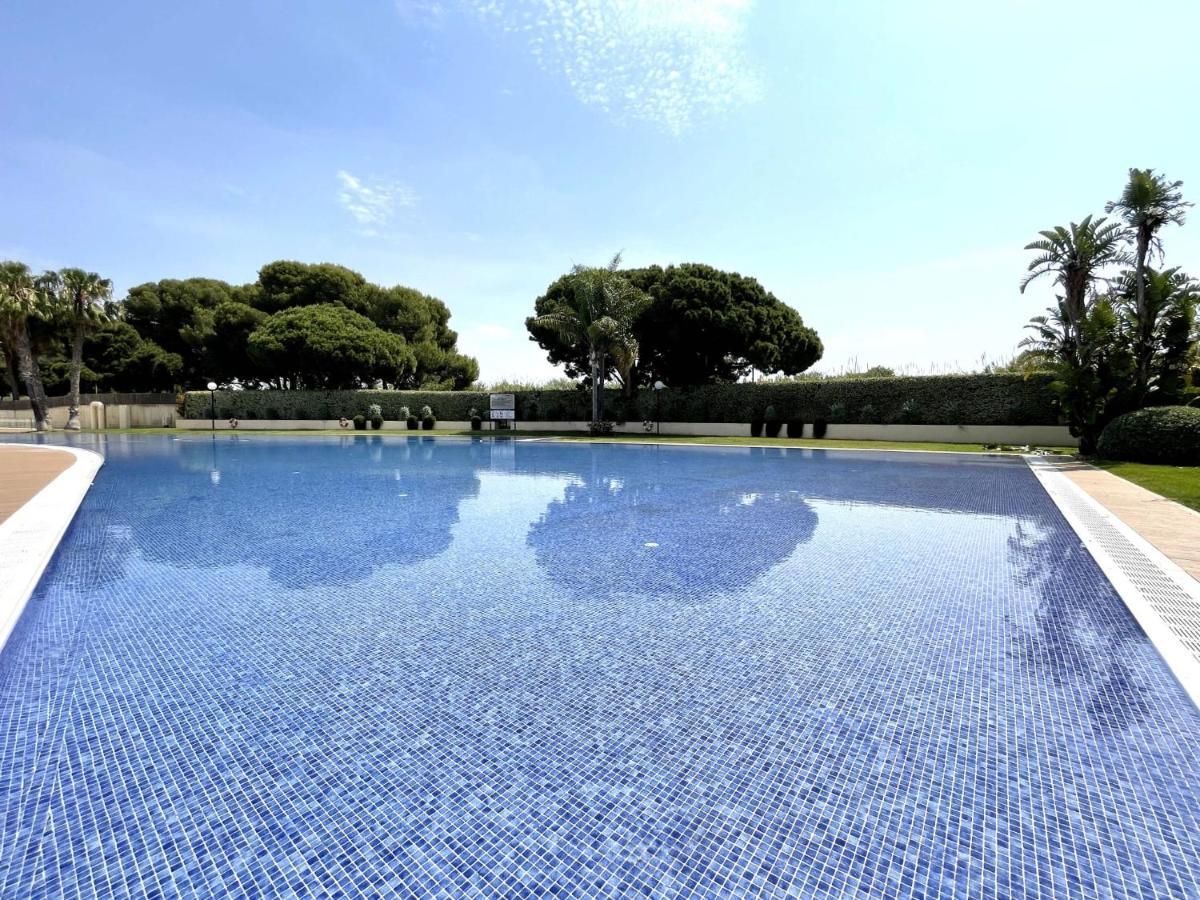 Luxurycambrils Resort&Spa Buitenkant foto