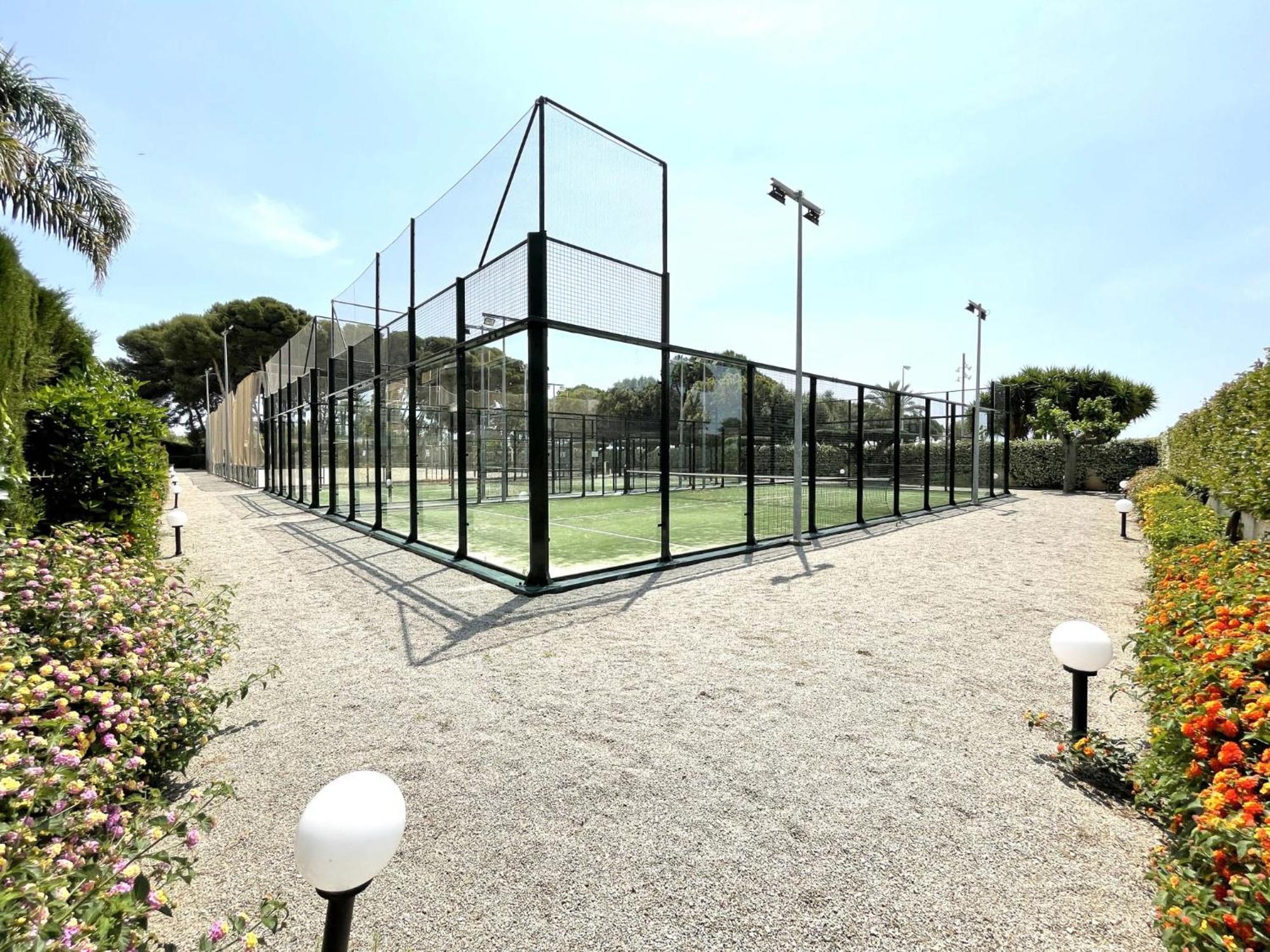 Luxurycambrils Resort&Spa Buitenkant foto